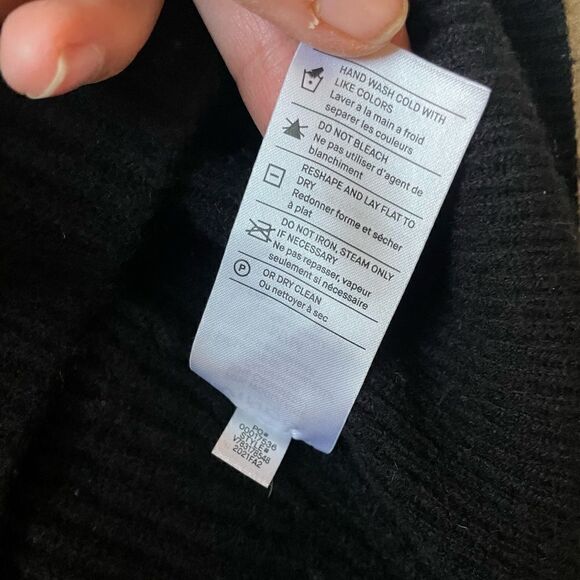Quarter Zip Sweater In Black Size L - Picture 2 of 9
